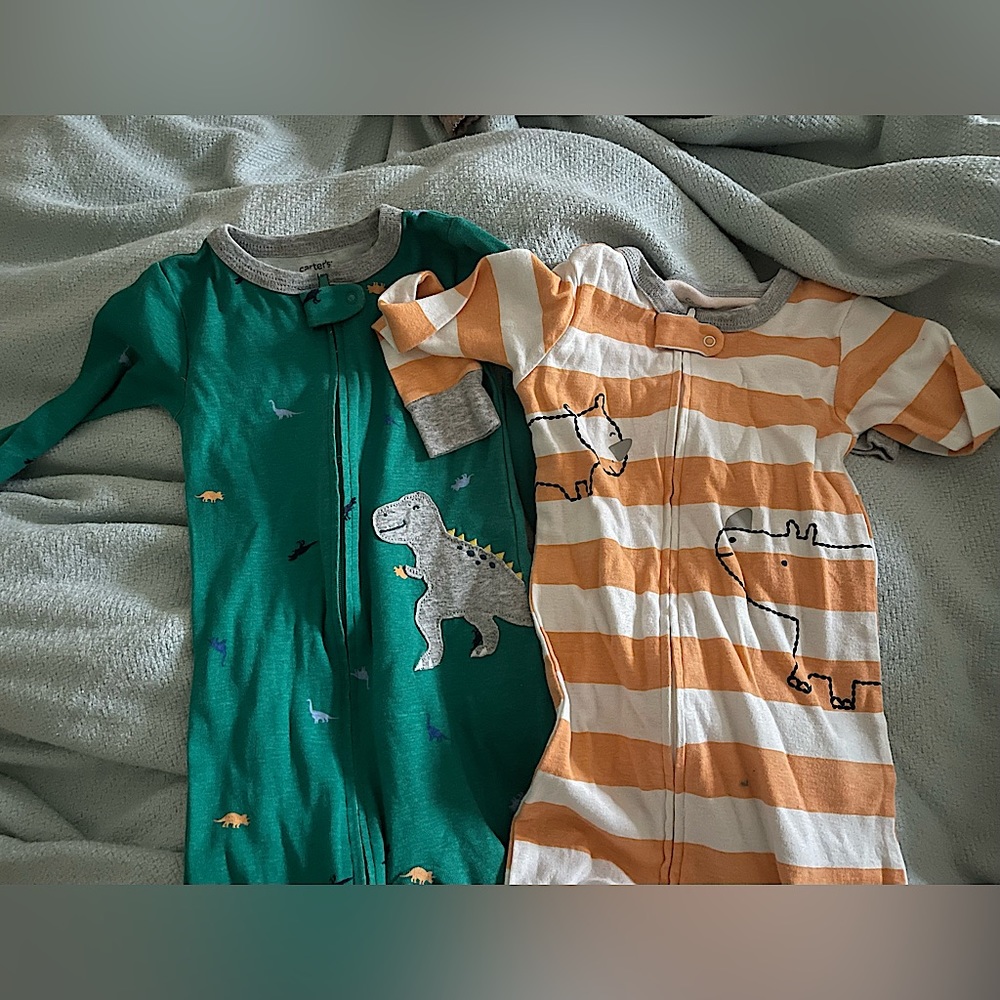 Set of 2 carters onesies with gripper foot - 24 months